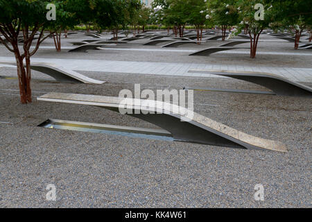 Vista generale del Pentagono 911 Memorial, situato accanto al Pentagono nella Contea di Arlington, Virginia. Foto Stock