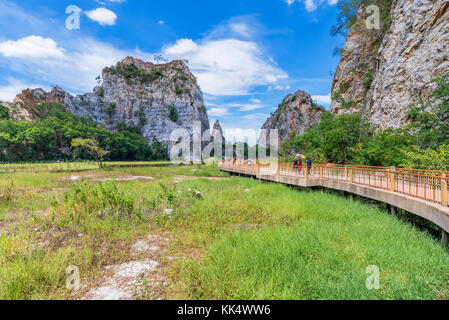 Vista panoramica di khao ngu parco di pietra in Thailandia Foto Stock