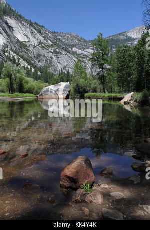 Mirror lake nel parco nazionale di Yosemite Foto Stock