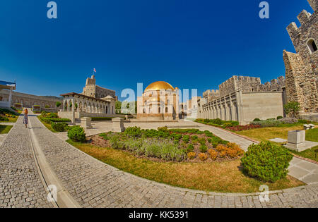 Akhaltsikhe, Georgia - 08 agosto 2017: rabati maestoso complesso del castello sotto un sole estivo Foto Stock