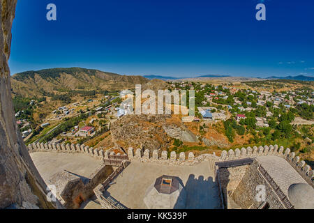 Akhaltsikhe, Georgia - 08 agosto 2017: rabati maestoso complesso del castello sotto un sole estivo Foto Stock