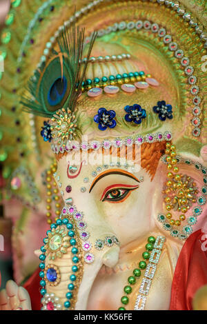 Close up volto di Dio indù ganesha nella messa a fuoco selettiva. Foto Stock