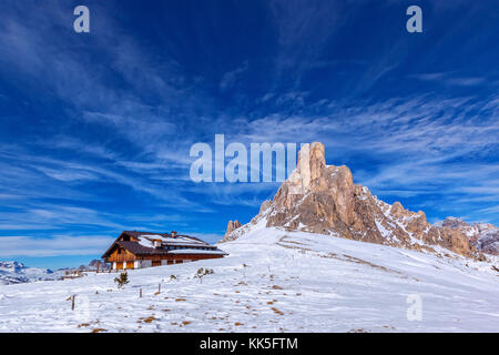 Paesaggio di neve del Passo Giau, Dolomiti, Italia Foto Stock