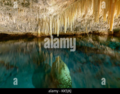 La grotta dei cristalli in bermuda. antro sotterraneo situato nella parrocchia di Hamilton, vicino al Castle Harbour. Foto Stock