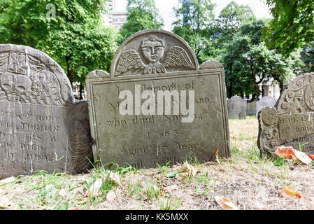 Famoso punto di riferimento della storia cimitero, il granaio di seppellimento di massa a Boston in estate. Foto Stock