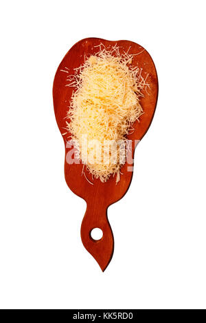 Formaggio grattugiato. pizza, dolci fatti in casa. top veiw sfondo bianco Foto Stock