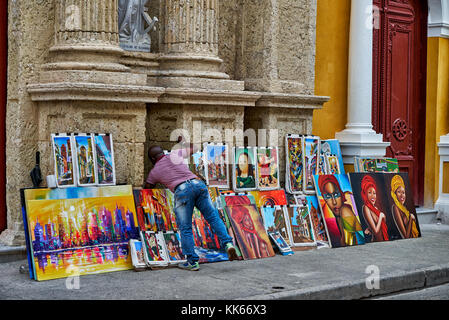 Street negozio di souvenir con dipinti di Cartagena de Indias, Colombia, Sud America Foto Stock