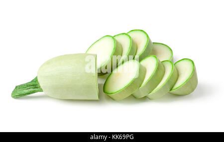 La luce verde di zucchine turco (Cucurbita pepo) su uno sfondo bianco con tracciato di ritaglio Foto Stock