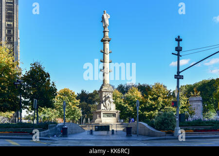 Columbus circle a Manhattan che fu completata nel 1905 e rinnovato un secolo più tardi. Foto Stock