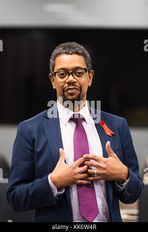 Vaughan Gething AM, manodopera Membro della Welsh Assembly Government per Cardiff Sud e Penarth, parlando in Tŷ Hywel nella Baia di Cardiff Foto Stock