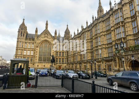 London, Regno Unito - 24 novembre 2016: il Palazzo di Westminster a Londra, Inghilterra. Foto Stock