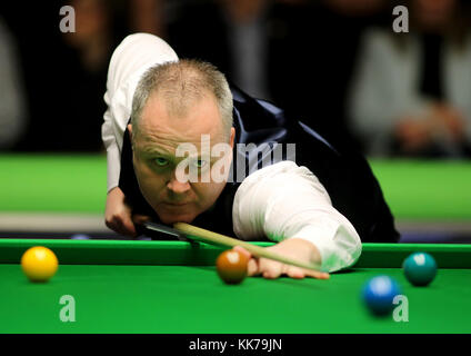 John Higgins il giorno uno del 2017 uk Betway Champions al York Barbican, York. Foto Stock