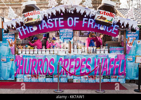 Belfast City Hall 28 Nov 2017 . Belfast Natale voci di mercato Foto Stock