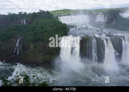 Cascate di Iguassù, cascate di Iguazú, Iguassu Falls, o Iguaçu Falls, Sud America Foto Stock