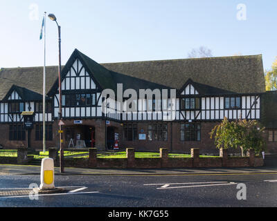 San Richard's House Droitwich Spa Worcestershire Inghilterra UK presente in bianco e nero e bianco edificio risale al 1930 ospita il Centro del Patrimonio (turistico Foto Stock