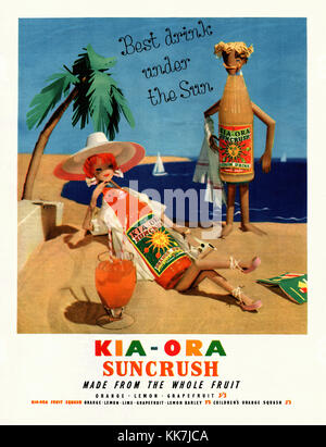Una pubblicità per bevande analcoliche "Suncrush" alla frutta intera aromatizzate al limone e all'arancia Kia ora. È apparso in una rivista pubblicata nel Regno Unito nel 1957 e presentava una scena sulla spiaggia con personaggi delle bottiglie dei cartoni animati. Il marchio prende il nome da "kia ora", un saluto in lingua maori neozelandese che significa "essere sani o sani" Foto Stock