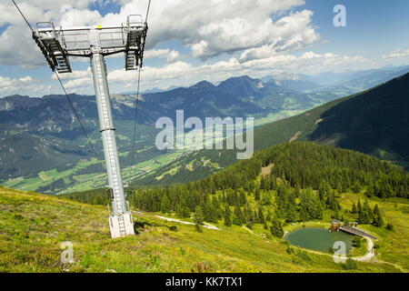 Luogo di riflessione monumento planai vicino stazione di montagna, alpi, Austria Foto Stock