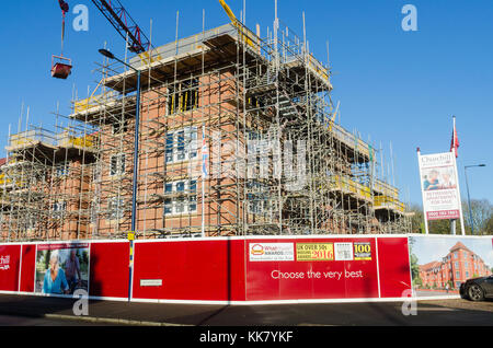 Churchill Pensione Appartamenti in costruzione nell'area Quinton di Birmingham sul sito di un ex public house Foto Stock