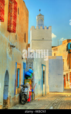 Case tradizionali nella medina di kairouan. un sito patrimonio mondiale dell'unesco in Tunisia Foto Stock