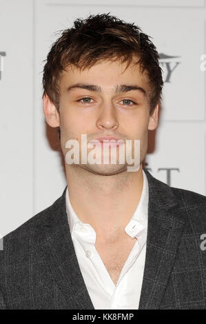 Douglas Booth assiste al Moet British Independent Film Awards 2013 al Vecchio Mercato di Billingsgate a Londra. 8 dicembre 2013 © Paul Treadway Foto Stock