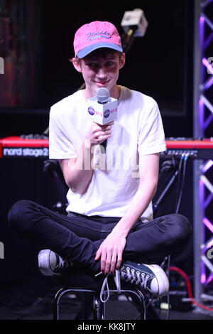 HOLLYWOOD, FL - MARZO 13: Troye Sivan visite visite 97,3 il 13 marzo 2016 in Hollywood Florida Persone: Troye Sivan Foto Stock