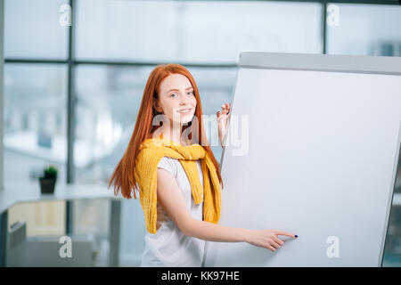 Office, business, le persone e il concetto di istruzione Foto Stock