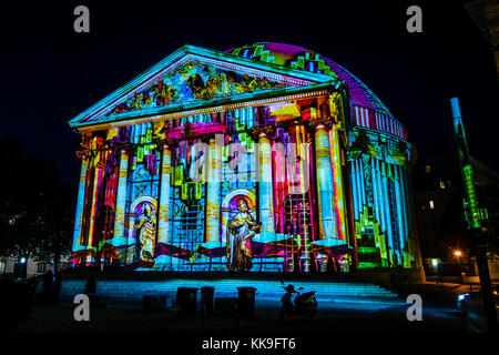 Berlino - ottobre 08, 2017: st.Edvige la cattedrale in festival illuminazione. festa delle luci 2017. Foto Stock