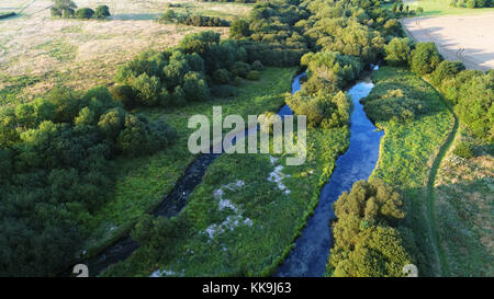 Vista aerea del Fiume Test a Longparish, Hampshire Foto Stock