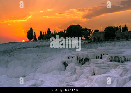 Tramonto spettacolare su Pamukkale, Turchia Foto Stock