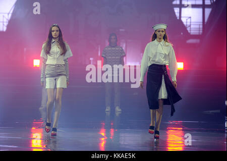 Milano, Italia. 29 nov, 2017. Milano, 34th finale mondiale model look 2017 nella foto: lo spettacolo credit: indipendente Agenzia fotografica/alamy live news Foto Stock