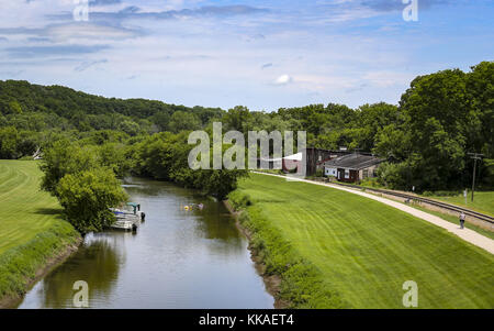 Galena, Iowa, Stati Uniti. 15 luglio 2017. Il fiume Galena è visto correre lungo una linea ferroviaria a Galena, Illinois, sabato 15 luglio 2017. Credit: Andy Abeyta, Quad-City Times/Quad-City Times/ZUMA Wire/Alamy Live News Foto Stock