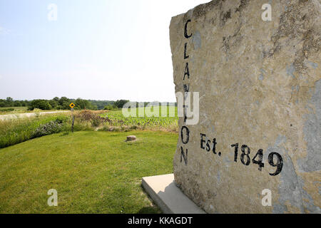 Iowa, Stati Uniti. 13 Giugno 2017. Al censimento del 2010, ci erano 43 persone, 28 famiglie e 14 famiglie che risiedevano nella città di Clayton, Iowa. Credit: Quad-City Times/ZUMA Wire/Alamy Live News Foto Stock