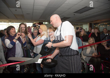 Birmingham, Regno Unito. 30 Novembre, 2017. Tom Kerridge apre la prima giornata della BBC Good Food Show al NEC di Birmingham. Credito: Steven roe/Alamy Live News Foto Stock