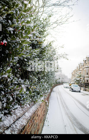 York, Regno Unito. 30 novembre, 2017. neve il rivestimento delle strade e sentieri in york. Peter Austin/alamy live news Foto Stock