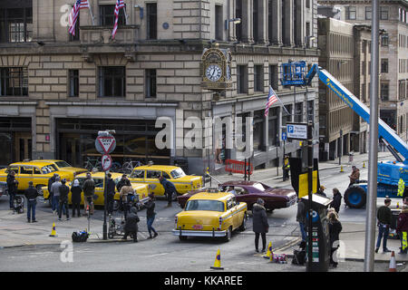 Benedict Cumberbatch riprese scene per il nuovo adattamento televisivo di Patrick Melrose a Glasgow, Scozia, la cui produzione ha trasformato le strade di Glasgow in New York con: View Where: Glasgow, Regno Unito quando: 29 ottobre 2017 Credit: WENN Foto Stock