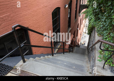 Il 'Exorcist' passi nello storico quartiere di Georgetown, Washington DC, Stati Uniti. Foto Stock