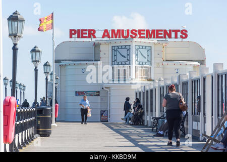 Art Deco Worthing Pier, Worthing, West Sussex, in Inghilterra, Regno Unito Foto Stock