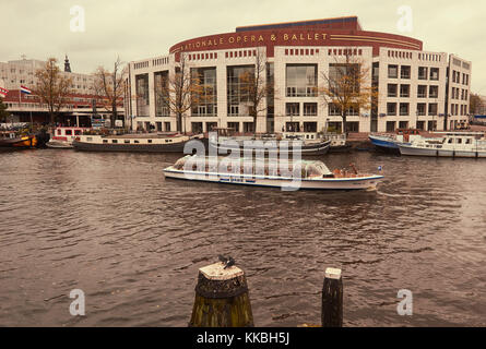 Nationale Opera e Balletto in edificio Stopera da Wilhelm Holzbauer e Cees Dam (1986), Amsterdam, Olanda Foto Stock