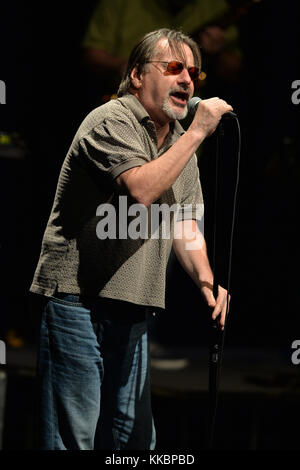 CORAL SPRINGS, Florida - GENNAIO 31: Southside Johnny of Southside Johnny and the Asbury Jukes si esibisce al Coral Springs Center for the Arts il 31 gennaio 2016 a Coral Springs, Florida persone: Southside Johnny Foto Stock