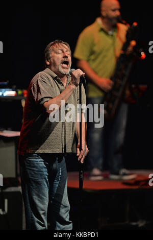 CORAL SPRINGS, Florida - GENNAIO 31: Southside Johnny of Southside Johnny and the Asbury Jukes si esibisce al Coral Springs Center for the Arts il 31 gennaio 2016 a Coral Springs, Florida persone: Southside Johnny Foto Stock