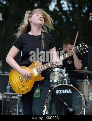 Boca Raton, gennaio - 17: joanne shaw taylor esegue durante il sunshine music festival di Mizner Park anfiteatro sul gennaio 17, 2016 in Boca Raton, Florida. persone: joanne shaw taylor Foto Stock