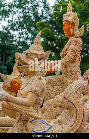 Letteratura thailandese dee realizzato dalla cera per marciare in candela festival in ubonratchthani, Thailandia Foto Stock