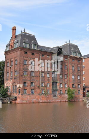 I depositi dalle rive del fiume scafo in Hull convertito in appartamenti appartamenti Foto Stock