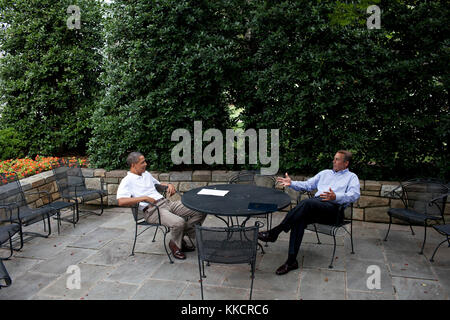 Il presidente Barack Obama incontra con le casse di casa john boehner nel patio vicino all ufficio Ovale, domenica 3 luglio 2011. Foto Stock