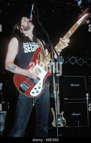 LONG ISLAND, NY MARZO 4,1988: Ian Fraser 'Lemmy' Kilmister of Motorhead suona a Sundance il 4 Marzo 1988 a Long Island, New York. Persone: Lemmy Kilmister Foto Stock