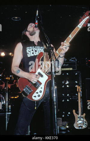 LONG ISLAND, NY MARZO 4,1988: Ian Fraser 'Lemmy' Kilmister of Motorhead suona a Sundance il 4 Marzo 1988 a Long Island, New York. Persone: Lemmy Kilmister Foto Stock