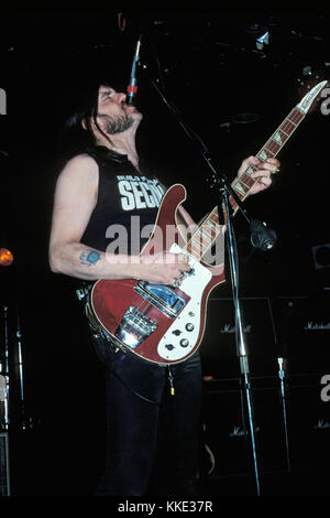 LONG ISLAND, NY MARZO 4,1988: Ian Fraser 'Lemmy' Kilmister of Motorhead suona a Sundance il 4 Marzo 1988 a Long Island, New York. Persone: Lemmy Kilmister Foto Stock