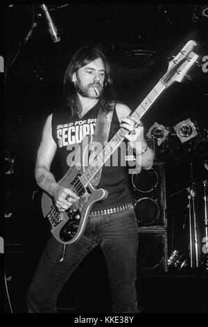 LONG ISLAND, NY MARZO 4,1988: Ian Fraser 'Lemmy' Kilmister of Motorhead suona a Sundance il 4 Marzo 1988 a Long Island, New York. Persone: Lemmy Kilmister Foto Stock