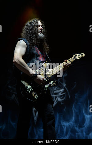 Denver, CO - 29 settembre: Michael wilton di queensryche esegue a Fiddler's anfiteatro verde il 29 settembre 2015 in Denver Colorado persone: Michael wilton Foto Stock