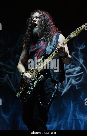 DENVER, CO - SETTEMBRE 29: Michael Wilton di Queensryche si esibisce al Fiddler's Green Amphitheatre il 29 settembre 2015 a Denver Colorado persone: Michael Wilton Foto Stock